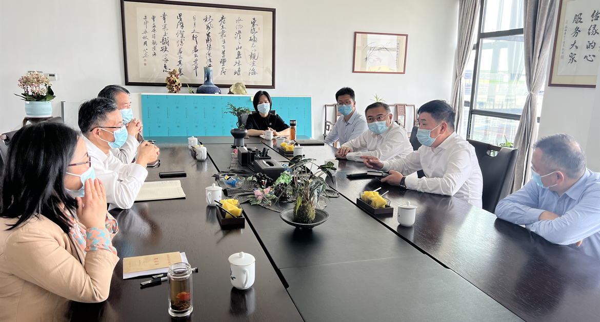 市人大常委會副主任張仁貴赴鼎美看望市人大代表